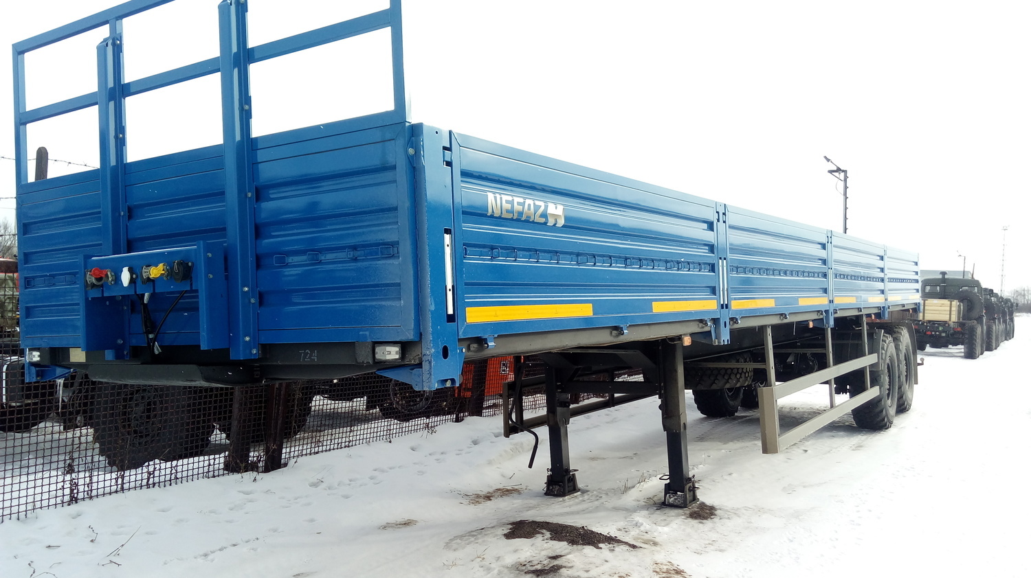 Полуприцеп бортовой                   НЕФАЗ-9334-0000020-10 (под тягач 53504, 65221)