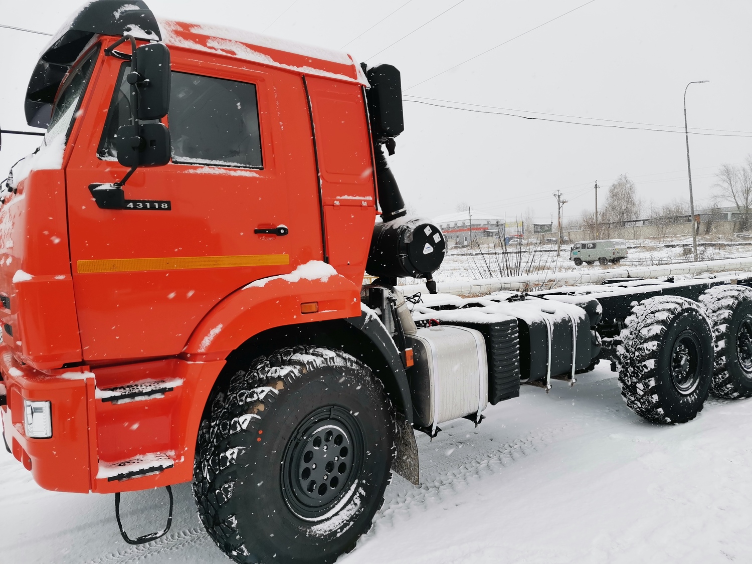 Шасси                 КАМАЗ-43118-3027-50 (спал. мест, межкол. база - 4400 мм)